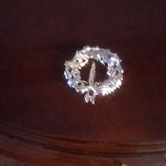 Christmas Wreath  Brooch - Picture 2 of 2